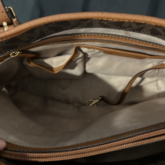 Michael Kors tote - Picture 6 of 9